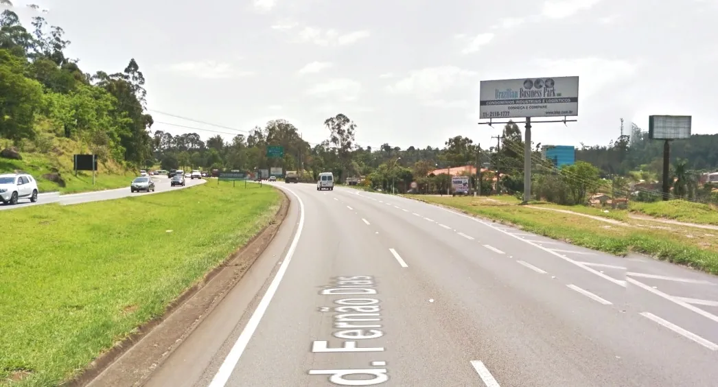 Front Light em Atibaia/SP – Fernão Dias – 10m x 4m