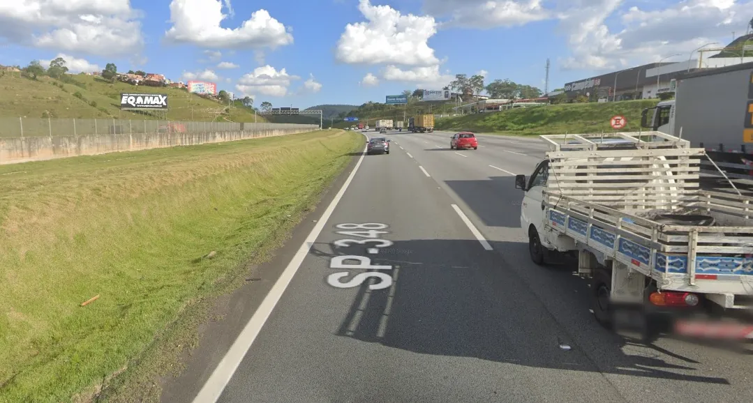 Frontlight – Rod. dos Bandeirantes km 38, Caieiras - SP – Caieiras/SP — foto 3