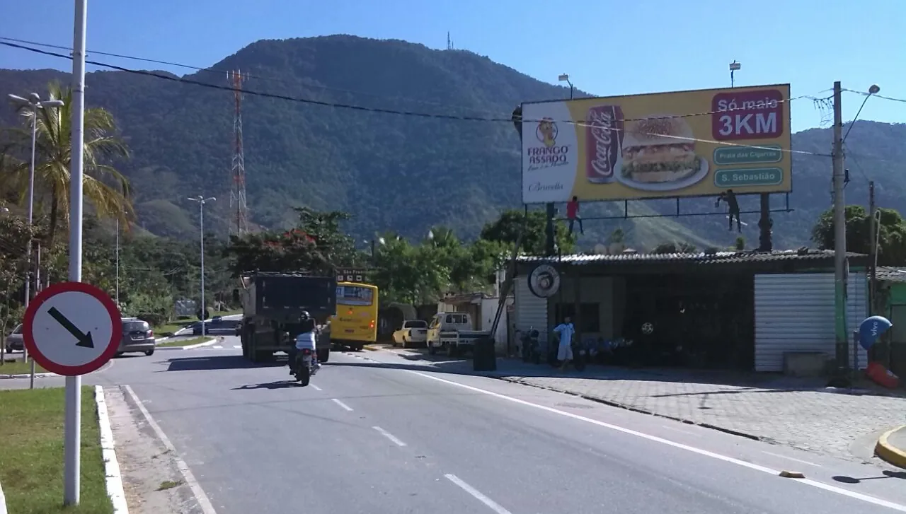 Frontlight – SP 055 – Av. José Herculano, Caraguatatuba - SP – Caraguatatuba/SP
