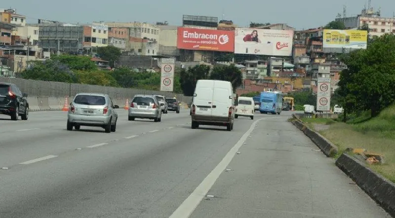 Front Light Rod. dos Imigrantes km 14 – Diadema/SP