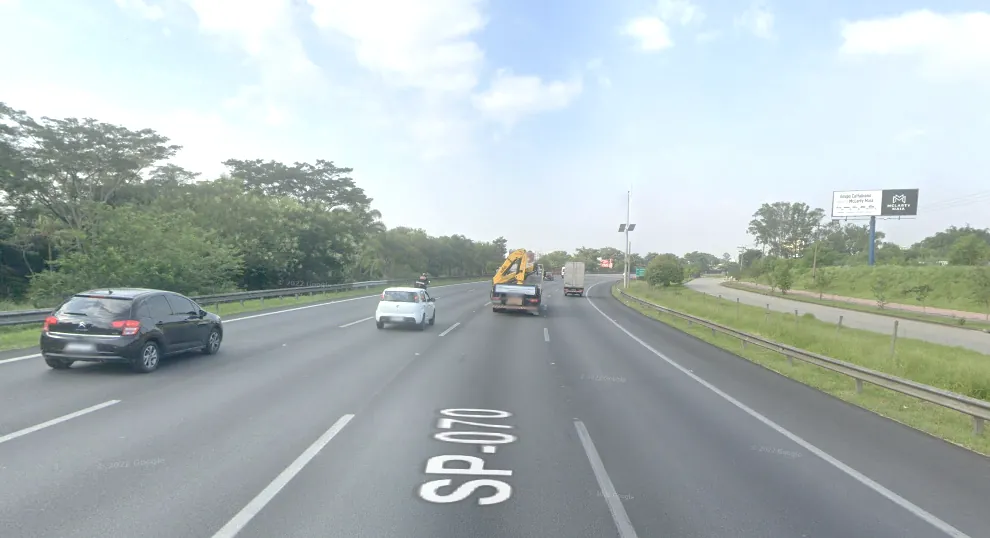 Front Light Rod. Ayrton Senna km 13 – Guarulhos/SP