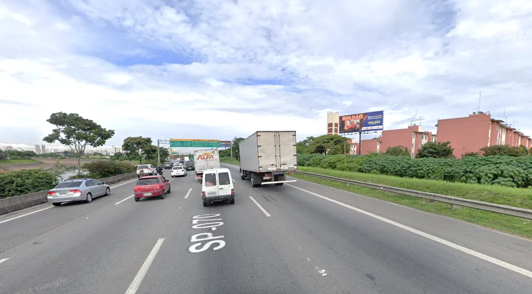 Frontlight – Ayrton Senna, Guarulhos - SP – Guarulhos/SP