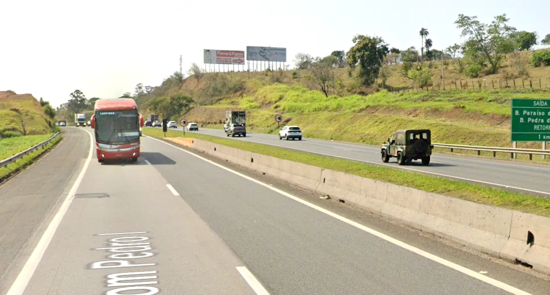 Frontlight – Rod. Dom Pedro I, km 100, Itatiba - SP – Itatiba/SP — foto 2