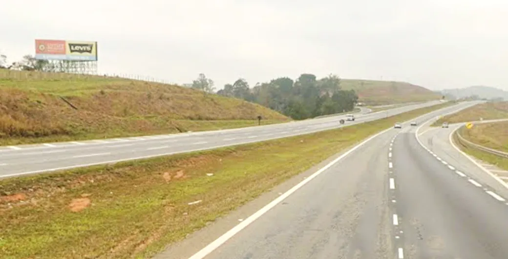 Front Light Rod. Carvalho Pinto km 69,3 – Jacareí/SP