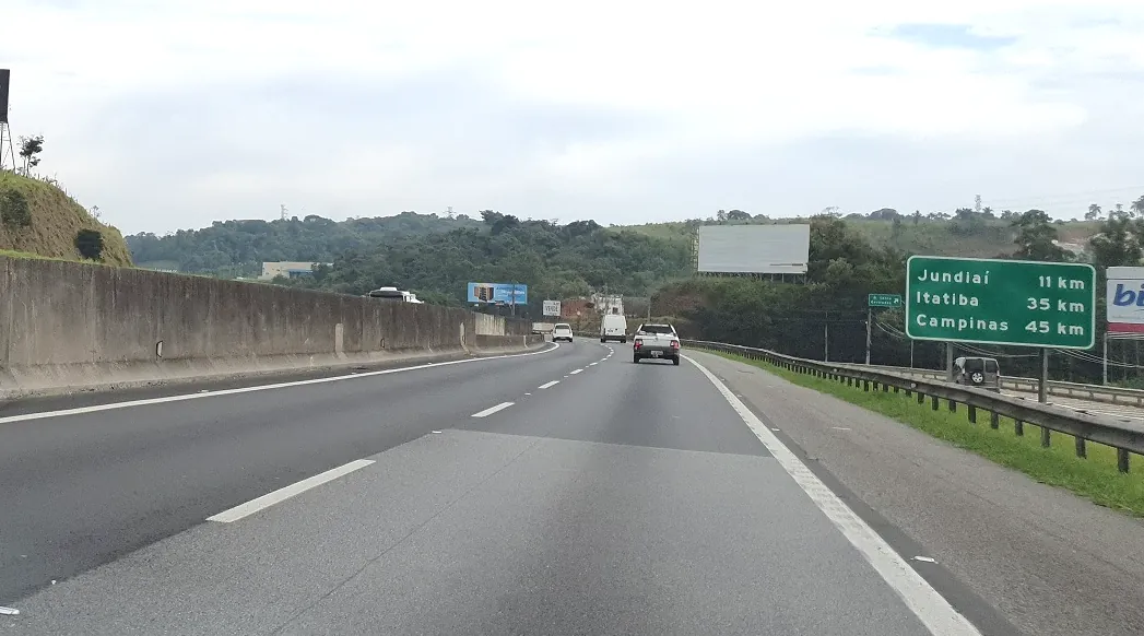 Front Light Rod. Anhanguera km 51.3 – Jundiaí/SP – 25m x 8m