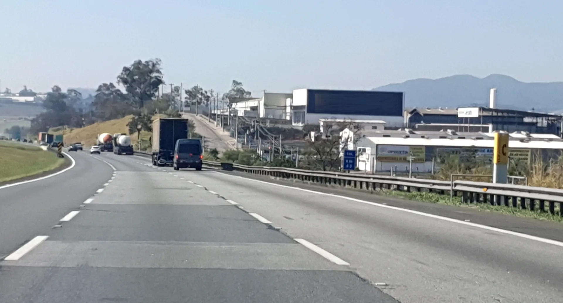 Frontlight – Rod. dos Bandeirantes km 62,5, Jundiaí - SP – Jundiaí/SP — foto 4