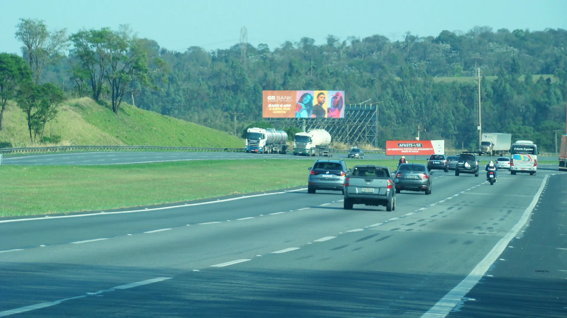 Frontlight – Rod. dos Bandeirantes km 65,300, Jundiaí - SP – Jundiaí/SP — foto 3