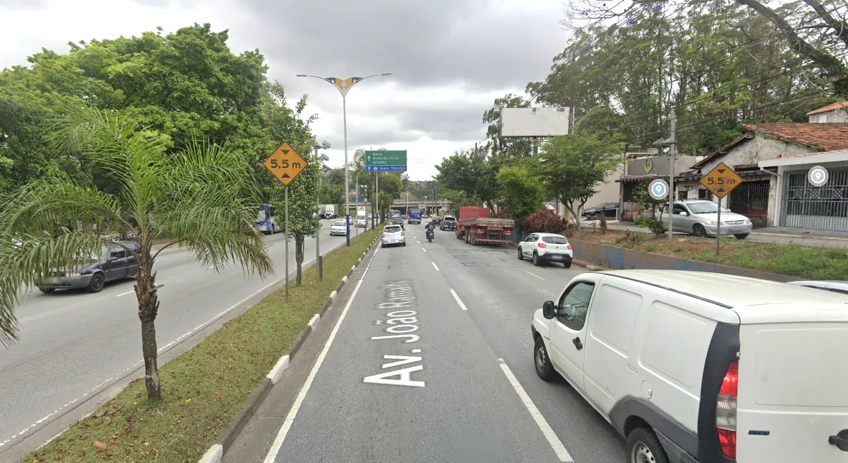 Front Light Av. João Ramalho, 997 – Mauá/SP