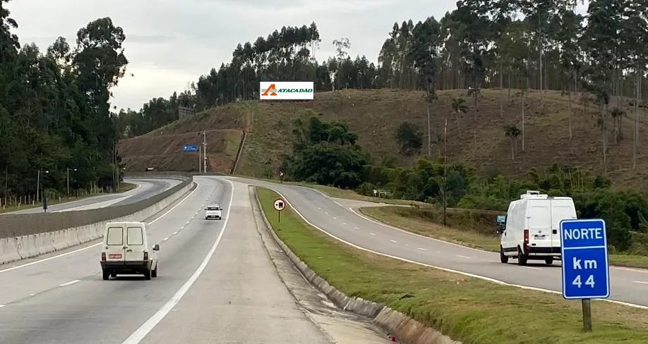 Front Light Rod. dos Tamoios km 43,700 – Paraibuna/SP