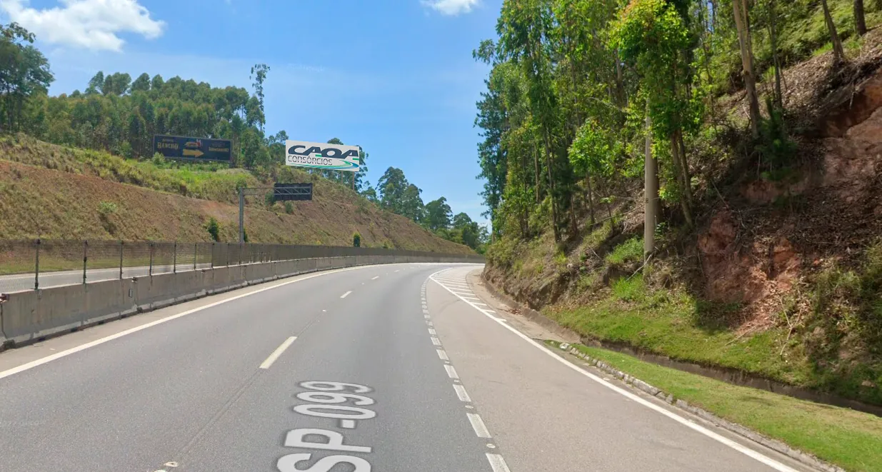Front Light Rod. dos Tamoios km 44,700 – Paraibuna/SP