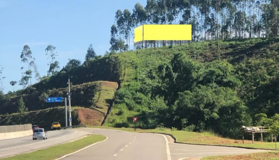 Front Light Rod. dos Tamoios km 44,700 – Paraibuna/SP (3)