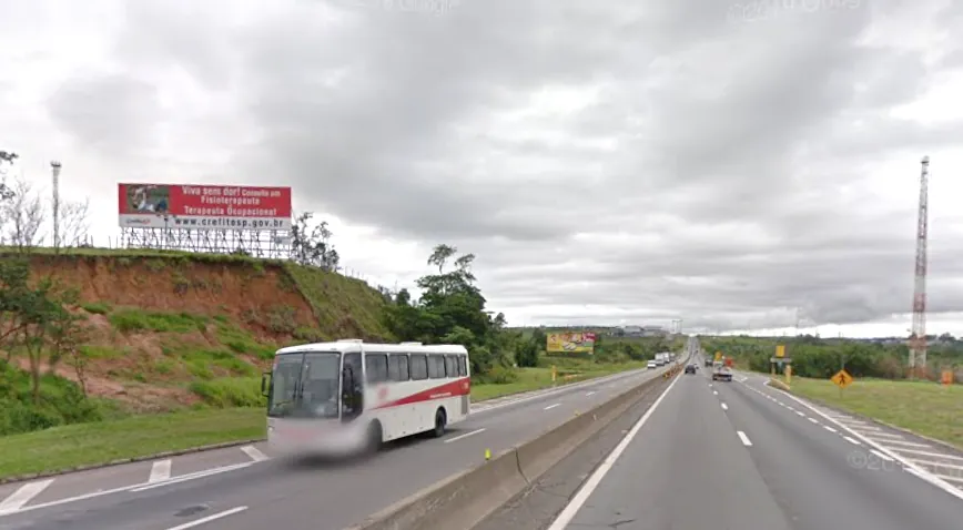 Front Light Rod. Pres. Dutra km 102,2 – Pindamonhangaba/SP