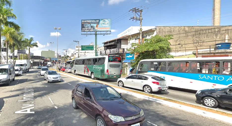 Front Light Av. Industrial, 300 – Santo André/SP