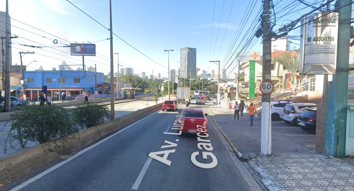 Frontlight – Av. Lucas Nogueira Garcez, São Bernardo do Campo - SP – São Bernardo do Campo/SP