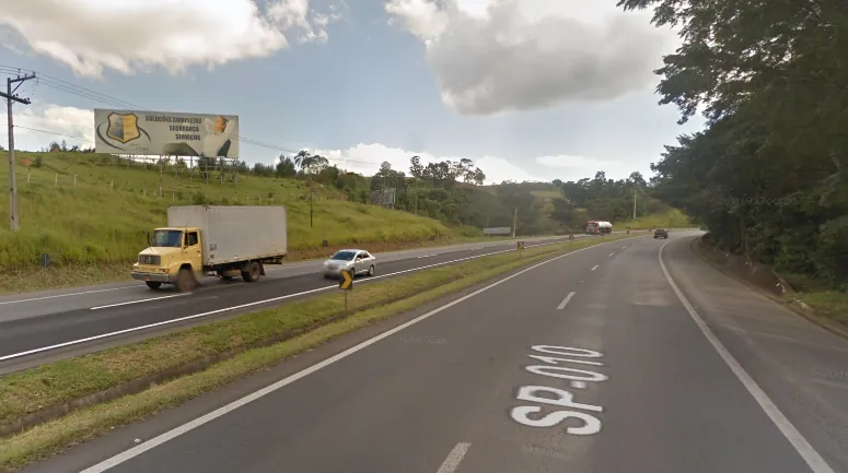 Front Light Rod. Fernão Dias km 0,200 – Vargem/SP
