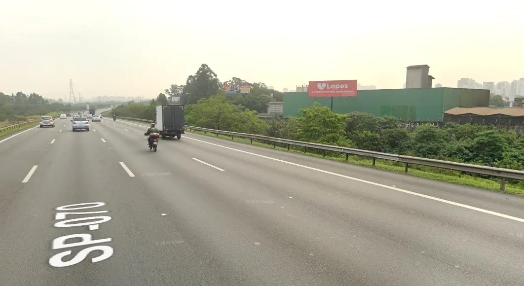 Mídia em Aeroporto – Rod. Ayrton Senna km 16,2, Guarulhos - SP – Guarulhos/SP