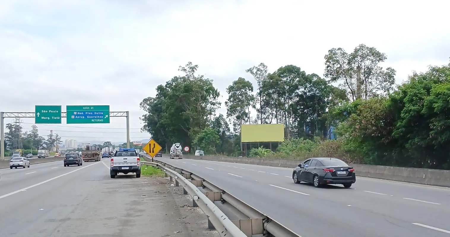 Mídia em Aeroporto – Ayrton Senna, Guarulhos - SP – Guarulhos/SP