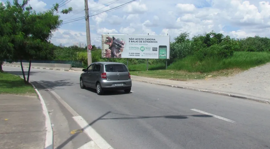 Outdoor – Av. Divisão Pedro Rodrigues, Barueri - SP – Barueri/SP — foto 2