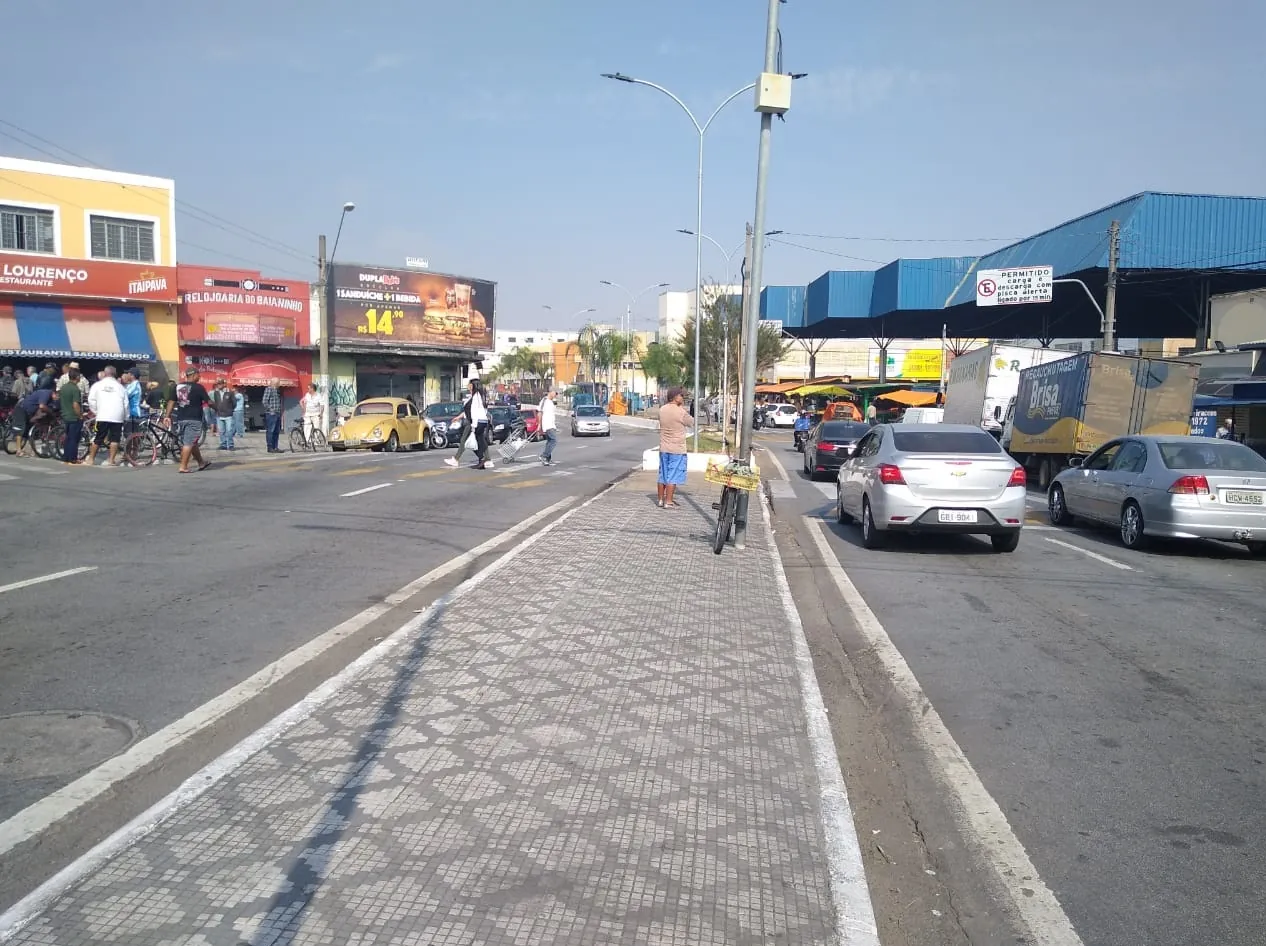 Outdoor – AV. AMADOR BUENO DA VEIGA - ESTRADA PINDA (ENTRADA, Carapicuíba - SP – Carapicuíba/SP — foto 2