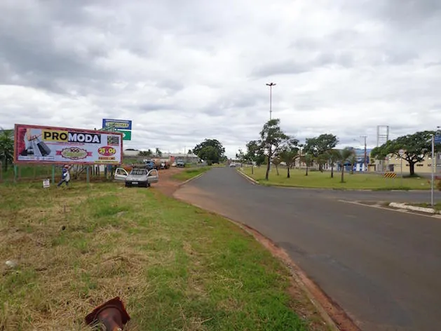 Outdoor – AV MIGUEL SABIO DE MELLO - ROTATORIA HOTEL CONFORT, Franca - SP – Franca/SP — foto 4