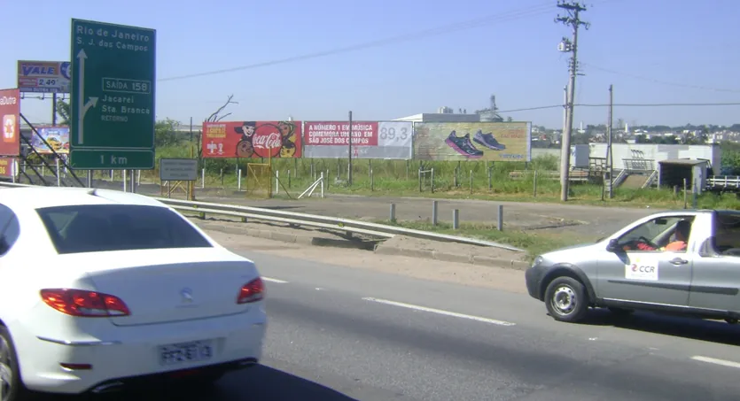 Outdoor – ROD. PRES. DUTRA km 158, Jacareí - SP – Jacareí/SP — foto 2
