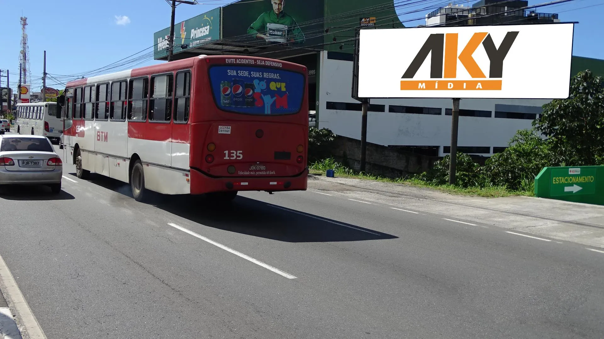 Estrada do Coco km 4,5, próximo a loja – Lauro de Freitas/BA