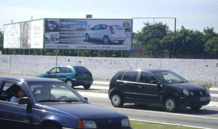 Outdoor em São José dos Campos/SP – Próximo À Coop