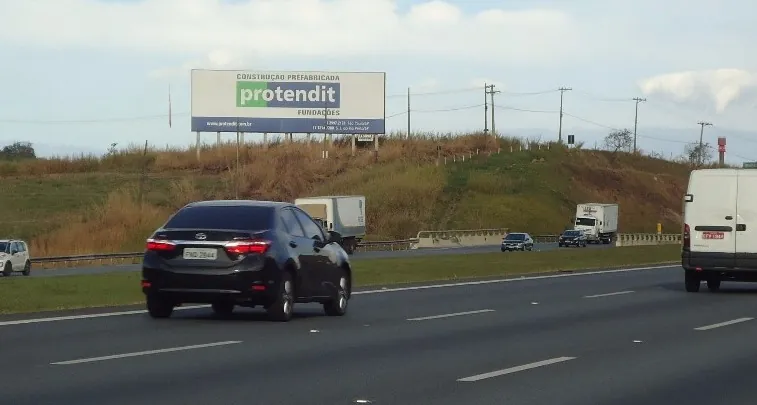 Painel Rodoviário Rod. dos Bandeirantes km 73.1, Campinas/SP