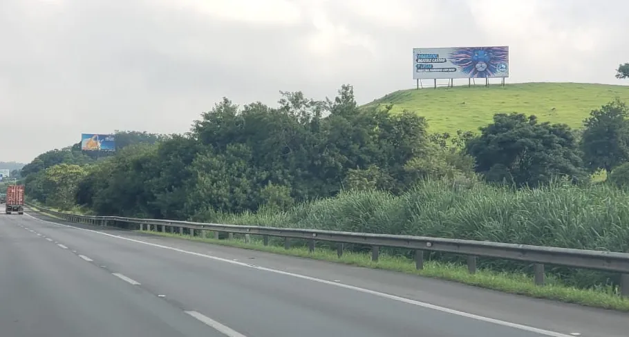 Painel Rodoviário Rod. dos Bandeirantes km 74,8, Campinas/SP