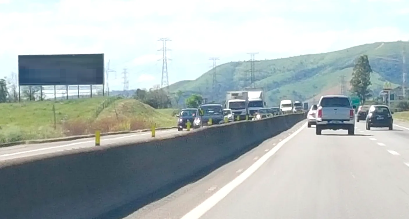 Painel Rodoviário Rod. Pres. Dutra km 82 – Roseira/SP