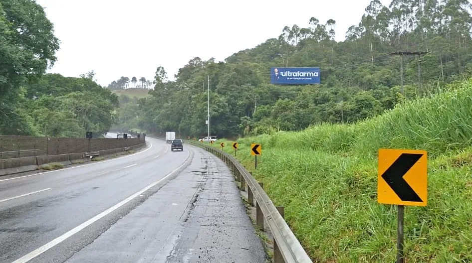 Painel Rodoviário – Rod. Pres. Dutra km 191, Santa Isabel - SP – Santa Isabel/SP — foto 2