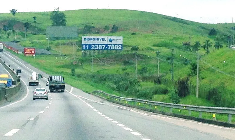 Painel Rodoviário – Rod. Pres. Dutra km 174,5, São José dos Campos - SP – São José dos Campos/SP — foto 2